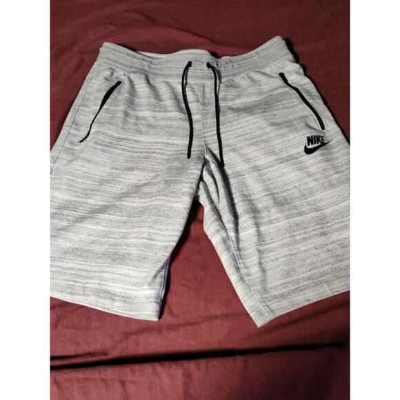 Men's Nike Gray/Black Long Sweat Shorts Size XL With Pockets Front & Back - Picture 2 of 8